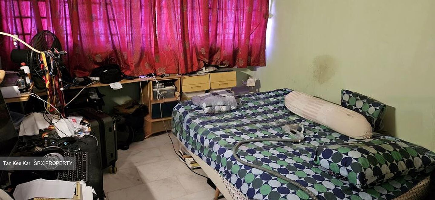 Blk 828 Jurong West Street 81 (Jurong West), HDB Executive #455620311
